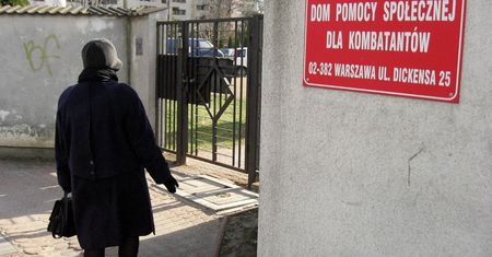 Koronawirus w Warszawie. Zarażona kobieta w DPS dla Kombatantów