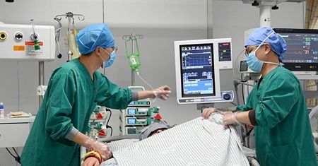 Nowy raport. Ponad 22 tysiące pracowników służby zdrowia jest zarażonych koronawirusem