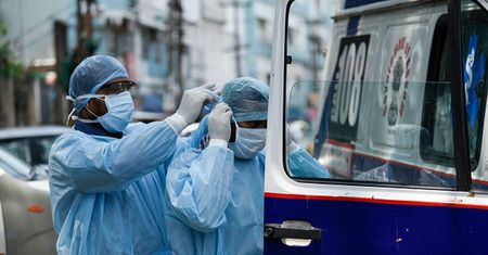 Koronawirus: lekarze są oskarżani o rozprzestrzenianie COVID-19
