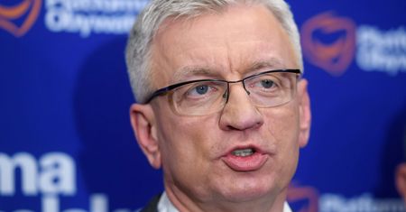 Koronawirus w Polsce. Mocne słowa Jacka Jaśkowiaka: "władza skupiona jest w rękach psychopaty"