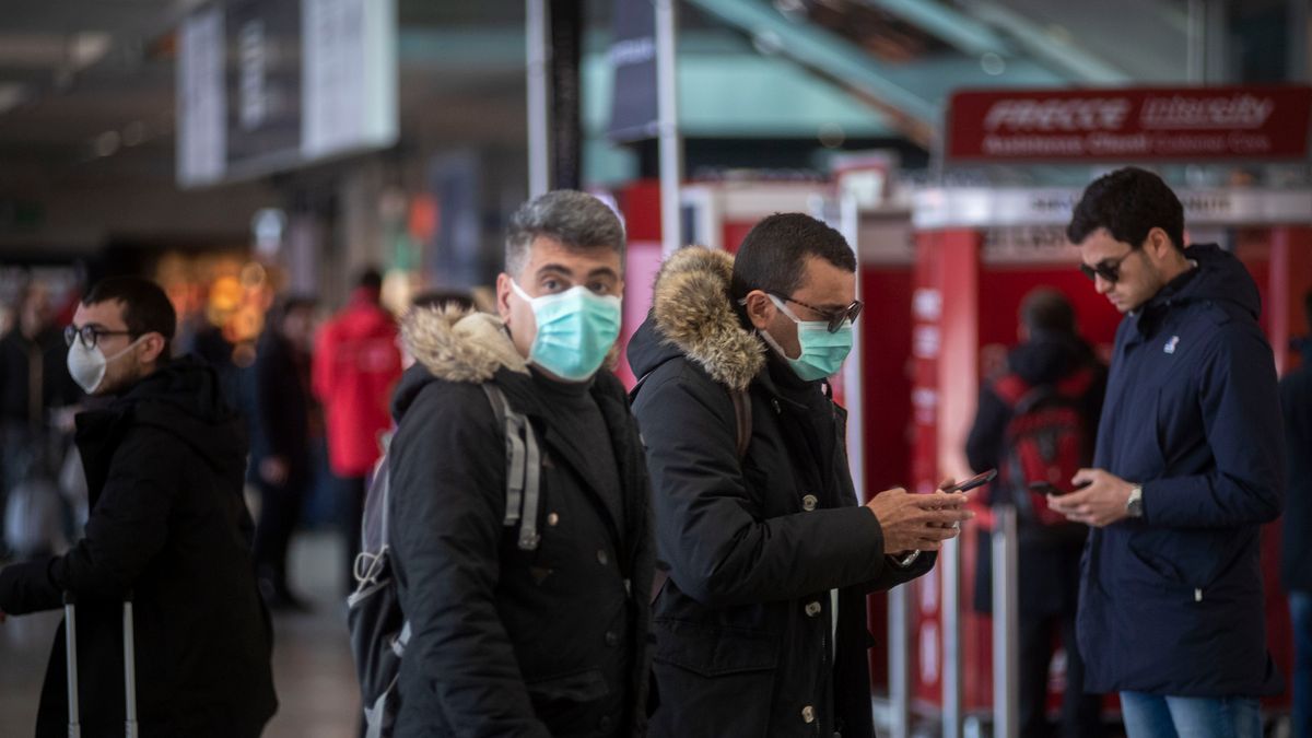 Najpoważniejsza sytuacja jest we Włoszech. Tamtejszy rząd zdecydował o "zamknięciu" kraju, zachęca też ludzi, by bez potrzeby nie wychodzili z domów