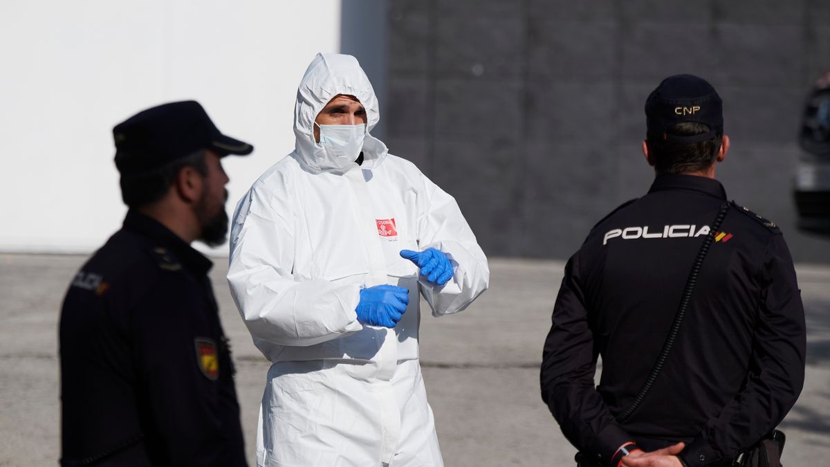 Hiszpania jest drugim państwem w Europie i trzecim na świecie pod względem liczby zarażonych koronawirusem