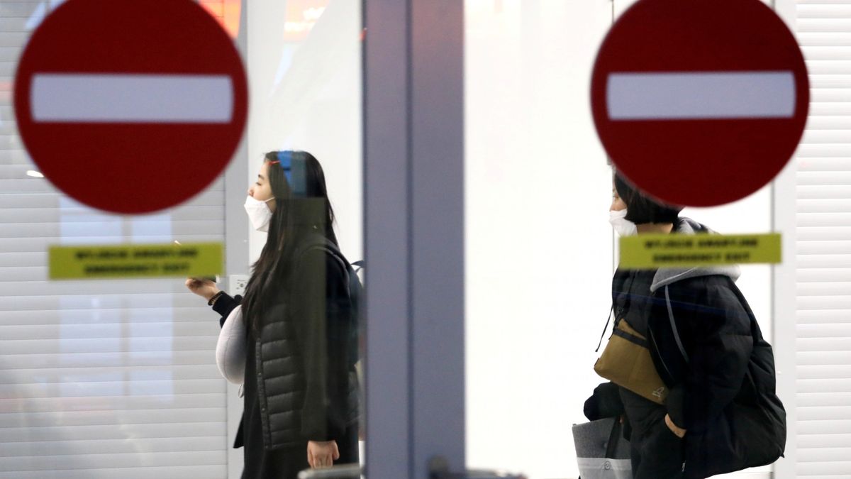 Supermarkety w Singapurze wprowadzają ograniczenia.