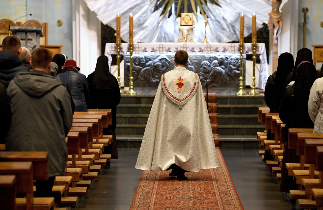 Koronawirus w Polsce. Jest decyzja Konferencji Episkopatu Polski ws. mszy świętych