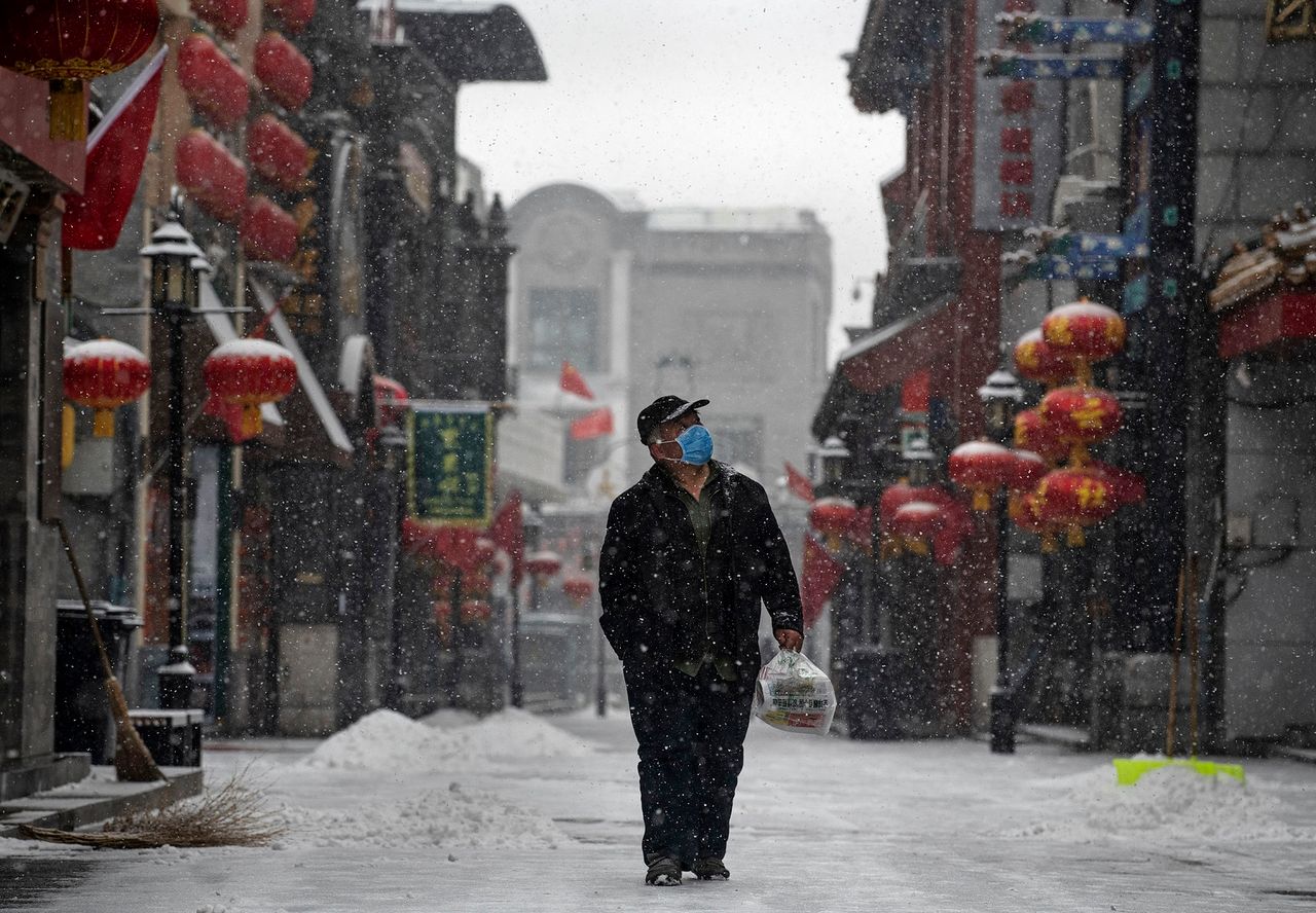 Koronawirus. Szef WHO ostrzega: "Każdy scenariusz jest możliwy"