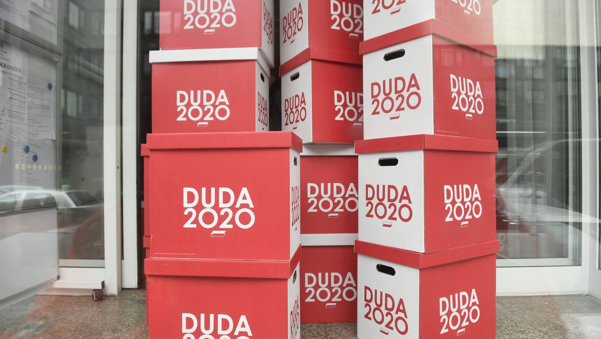 Podpisy poparcia dla kandydatury Andrzeja Dudy w wyborach prezydenckich. 19 marca 2020 r.
