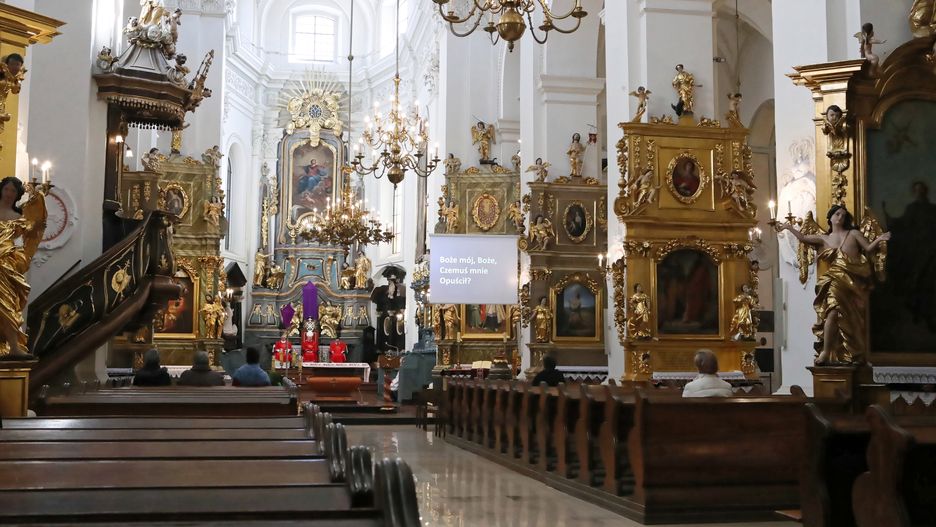 Koronawirus w Polsce. Ksiądz ukarany karą 10 tys. zł