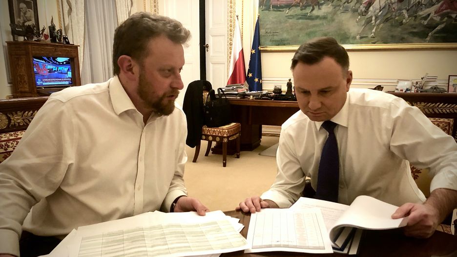 Koronawirus w Polsce. Minister zdrowia Łukasz Szumowski i prezydent Andrzej Duda.