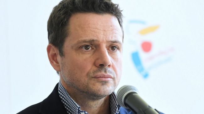 Koronawirus w Warszawie. Rafał Trzaskowski zapowiedział, że opłaty parkingowe nie zostaną w Warszawie zniesione.