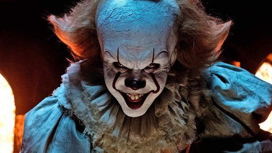 Bill Skarsgård jako Pennywise
