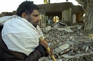 Pogrzebano 28 tys. ofiar trzęsienia ziemi w Iranie