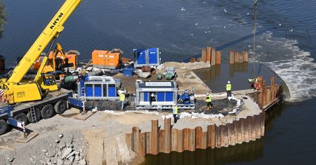 Warszawa. Awaria oczyszczalni ścieków Czajka. Nieczystości wciąż spływają do Wisły