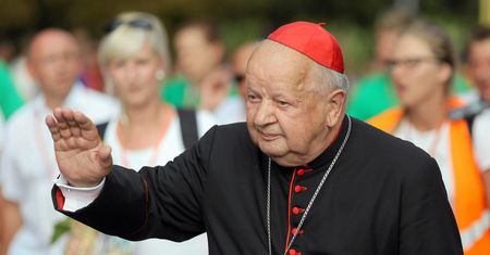 Kardynał Dziwisz stracił prawo głosu przy wyborze papieża