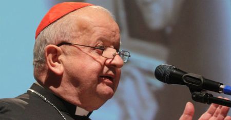 Kard. Dziwisz: w wolnej Polsce powinniśmy zespolić siły
