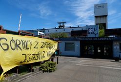 Akcja w kopalni Zofiówka. Odnaleziony górnik nie żyje, ale ratownicy dotarli do kolejnego. Jest uwięziony między rurociągami