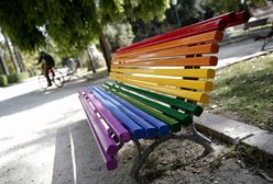 Tęczowe ławki w Kielcach. Szokująca wypowiedź księdza zgłoszona do prokuratury