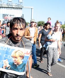 "Marsz na Wiedeń". Imigranci na autostradzie