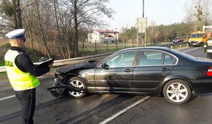 Brzozówka: karetka wioząca pacjentkę zderzyła się z bmw
