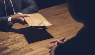 Warszawa – prezes spółki obiecał łapówkę samorządowcowi. Do akcji wkroczyli agencji CBA