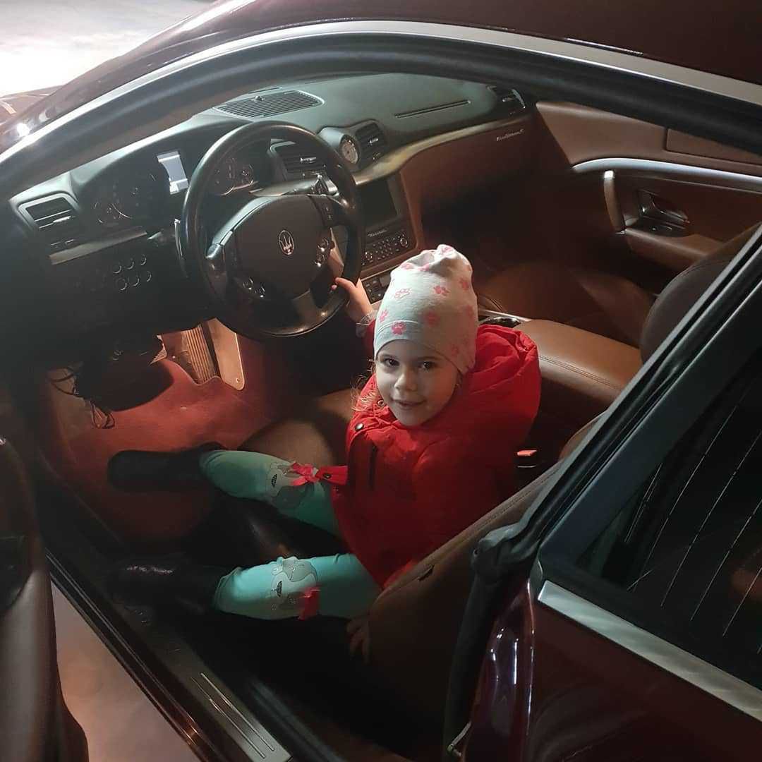 Córka Iwony Węgrowskiej w Maserati