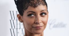 Nicole Richie z koronkowymi uszami