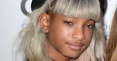 Siwe włosy Willow Smith