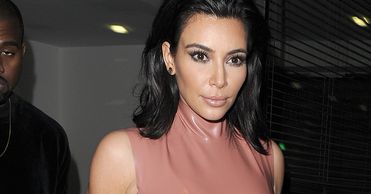 Kim w różowym lateksie!