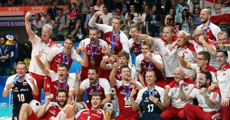 Po co ten hejt na piłkarzy po triumfie siatkarzy? Jesteśmy mistrzami świata, cieszmy się!