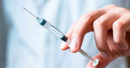 Mezoterapia igłowa włosów - na czym polega i jakie daje efekty?