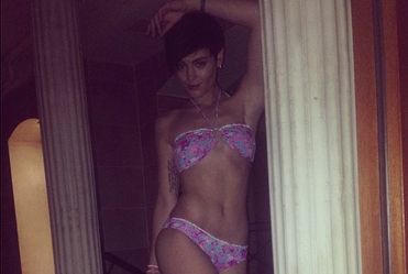 Honorata Skarbek pręży się w bikini