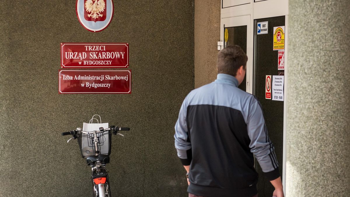 Nie trzeba chodzić do urzędu, by załatwić sprawy. To, czy rachunek kontrahenta jest na białej liście, sprawdzisz z domu