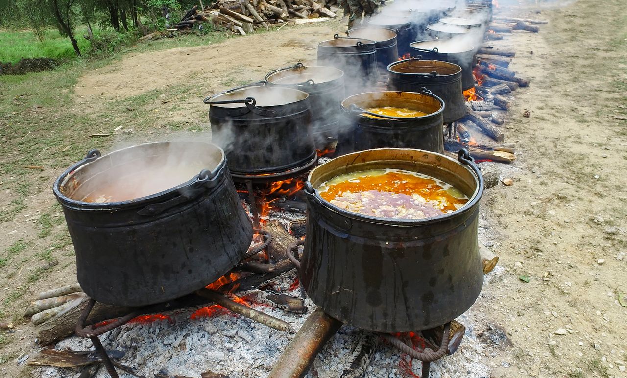 Grochówka z kuchni polowej. Smaki polskiego wojska