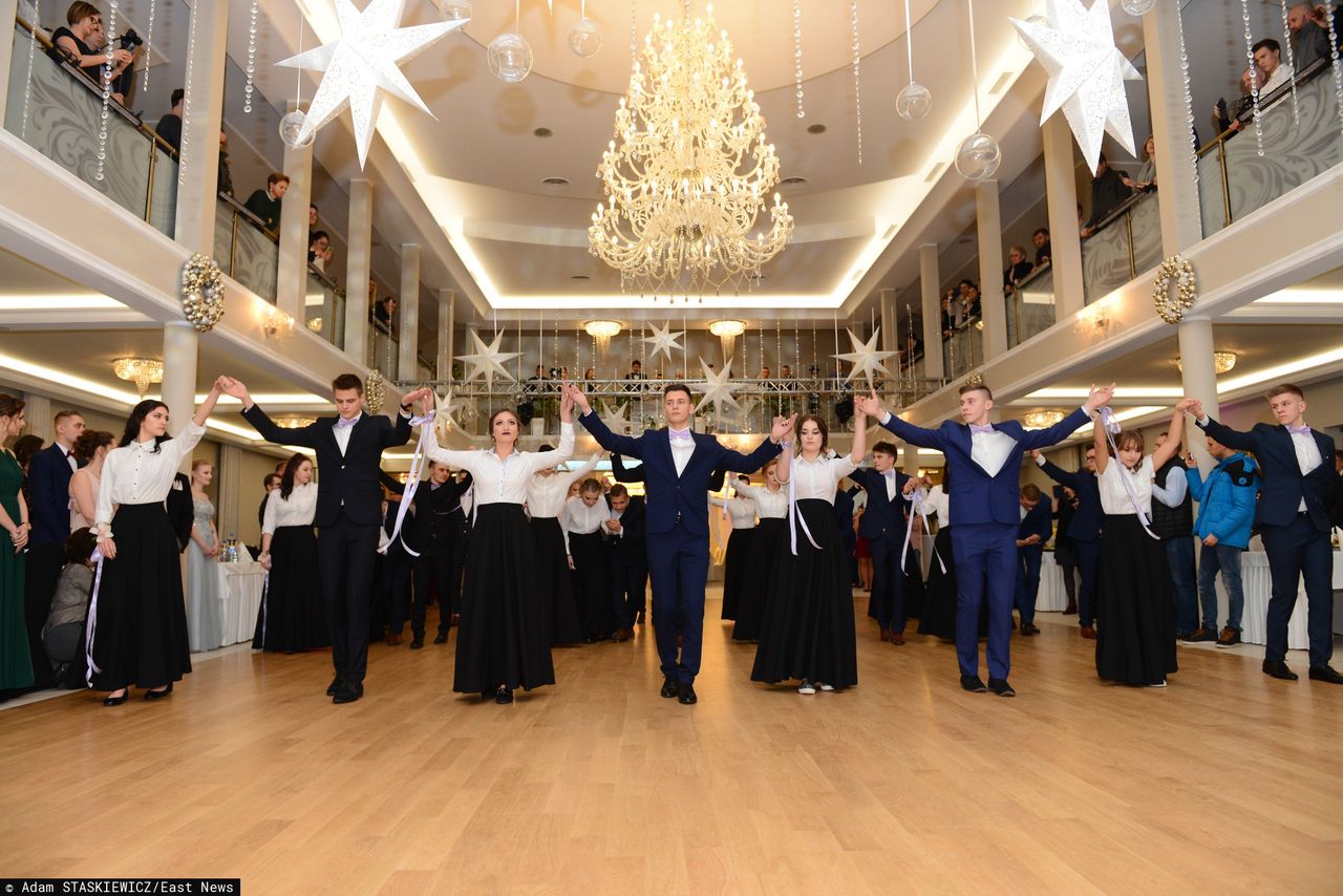 Studniówka 2020 może kosztować nawet 1500 zł za osobę. Sushi i dania wegańskie na topie 