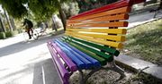 Kielce. Spór o tęczowe ławki