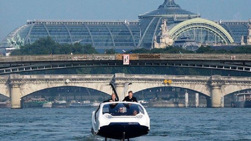 "Latająca" taksówka to kolejny projekt startupu, który tworzy poruszające się nad wodą łodzie.