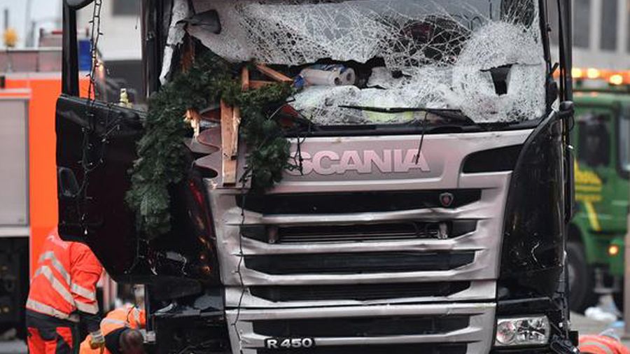Zamachowiec w Berlinie zabił 12 osób, ranił ponad 60