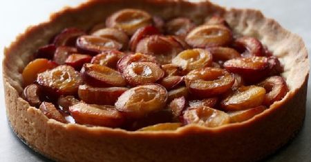 Deser ceniony od lat. Tarta ze śliwką według przepisu z 1837 roku