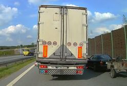 Drogowy szeryf blokuje lewy pas ruchu i wygłasza swoje teorie na CB radiu