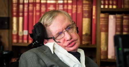 Ostatnia obawa Stephena Hawkinga. Bogaci stworzą rasę nadludzi i zniszczą ludzkość
