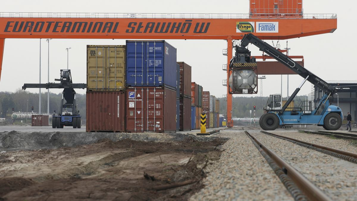 Euroterminal w Sławkowie k. Dąbrowy Górniczej to najdalej wysunięte na zachód Europy miejsce, gdzie sięga wiodący ze Wschodu szeroki tor kolejowy.