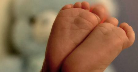 Wyrok ws. ojca, który pobił dwumiesięcznego syna. Uderzał niemowlę, gdy płakało