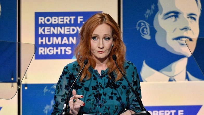 J.K Rowling krytykowana za kontrowersyjny komentarz. "Jako osobie, która w dzieciństwie znalazła schronienie w Hogwarcie, łamiesz mi serce"
