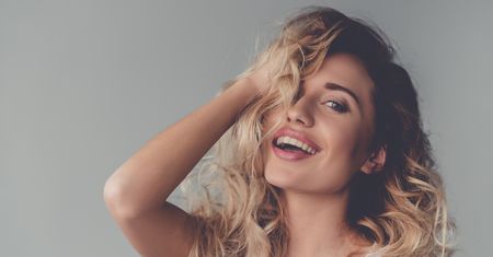 Stylizuj włosy z łatwością. Szczotki, suszarki i lokówki w jednym