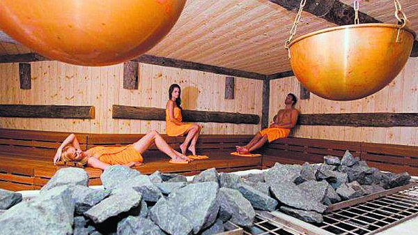 Koedukacyjna sauna w strefie relaksu na Termach? Nie w środy