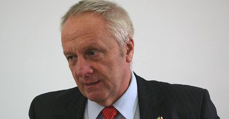 Niesiołowski: absurdalne insynuacje J. Kaczyńskiego