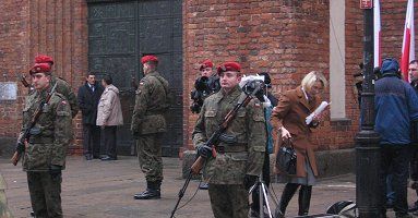 Młodzi Polacy chcą robić karierę w armii zawodowej