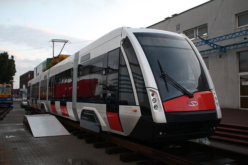 Umowa z Solarisem podpisana: 40 tramwajów dla Poznania