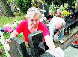We Wrocławiu trzeba uważać na cmentarnych oszustów
