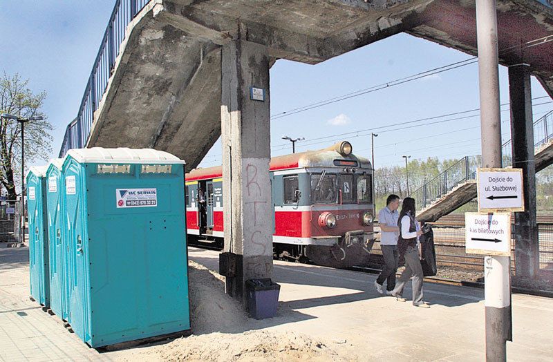 Wyglądasz z pociągu i widzisz ubikację? Witamy w Łodzi