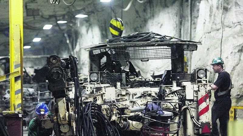 Na szczęście nie jest tak, że prąd gaśnie nagle w całej kopalni